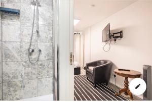 Fotografie z fotogalerie ubytování En-suite room in central Milton Keynes v destinaci Milton Keynes + 7 fotografií