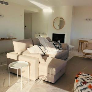 Fotografia z galérie ubytovania Magnifique appartement de 140m2 plus 50m2 de terrasse à LA MAIRENA avec vue à couper le souffle v destinácii Ojén