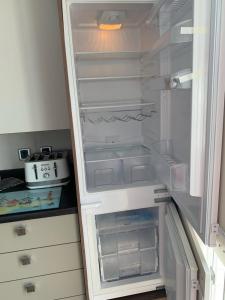 A cozinha ou cozinha compacta de Tide Away Anderby Creek