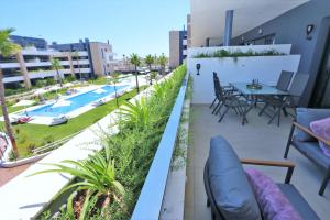 Bazén v ubytování Premium apartment @ Flamenca Village with pool view VDE-137 nebo v jeho okolí