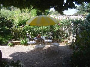 Κήπος έξω από το Villa & piscine, Calme Absolu, Jardin Spacieux