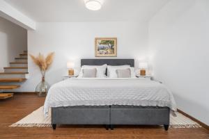 Postel nebo postele na pokoji v ubytování "Villa Del Mar" Beach Villa + 37 fotografií
