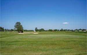 Golf pri dovolenkovom dome alebo okolí