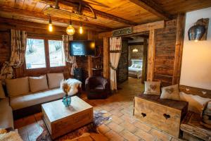 Posezení v ubytování Savoya Lodges