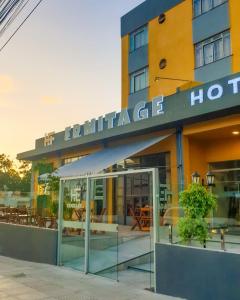 Budova, kde se aparthotel nachází + 37 fotografií