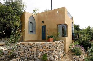 Το κτήριο όπου στεγάζεται  το bed & breakfast