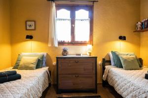 Postel nebo postele na pokoji v ubytování Villa Pigadi Nikiti beach vacation