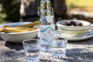 Nápoje v ubytování Villa Pigadi Nikiti beach vacation