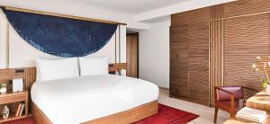 Posteľ alebo postele v izbe v ubytovaní Nobu Hotel Barcelona