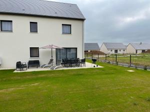 Vonkajšia záhrada v ubytovaní La Mer Veille, maison neuve avec jardin