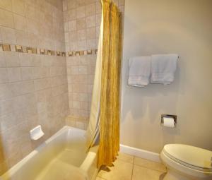 Kúpeľňa v ubytovaní Gorgeous Jackson Hole Condo in Top location with Great Views and Private Deck with Barbeque!