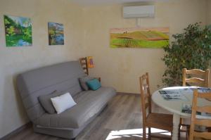 Posedenie v ubytovaní Gîte Marin