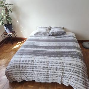 Postel nebo postele na pokoji v ubytování charmante maison entre mer et campagne