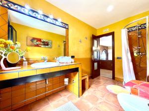 Fotografie z fotogalerie ubytování Estupenda Villa con Wifi, piscina privada, BBQ en Tenerife Sur v destinaci Adeje