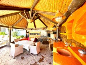 Fotografie z fotogalerie ubytování Estupenda Villa con Wifi, piscina privada, BBQ en Tenerife Sur v destinaci Adeje