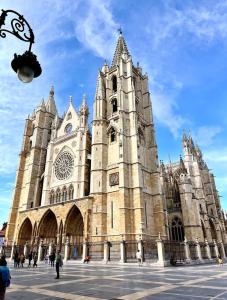 Fotografia z galérie ubytovania Amplio ático junto a la catedral v destinácii León