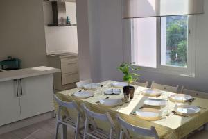 Zdjęcie z galerii obiektu ATICO con vistas al mar a 100 metros de la playa w mieście Torre de Benagalbón +21 zdjęć