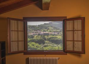 A general mountain view or a mountain view taken from az apartmanházakat