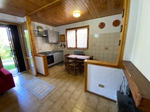 Kuchyňa alebo kuchynka v ubytovaní Appartamento - Casa “Pepi”