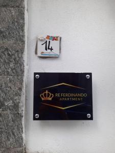 Certifikát, ocenenie alebo iný dokument vystavený v ubytovaní Re Ferdinando Apartment