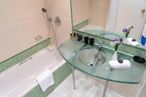 Tamara Ashkelon Hotel的一间浴室