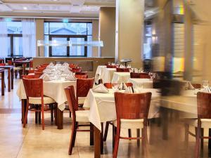 Tamara Ashkelon Hotel餐厅或其他用餐的地方