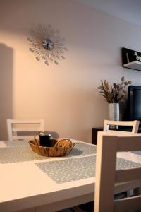 Telewizja i/lub zestaw kina domowego w obiekcie Apartament SYLVIA Self Check-In Netflix