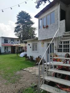 Tòa nhà nơi nhà khách tọa lạc