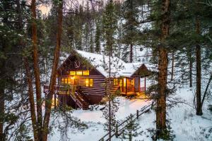 Hike, Bike, Raft Colorado Home Near Crested Butte v zimě