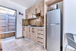 Fotografie z fotogalerie ubytování Bachelor unit with inverter in Sandton v destinaci Johannesburg + 6 fotografií