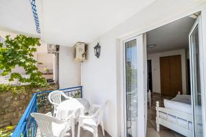 Balkón nebo terasa v ubytování Apartments Vila Nikolić Rafailovići