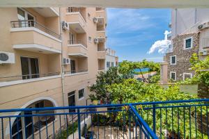 Balkón nebo terasa v ubytování Apartments Vila Nikolić Rafailovići