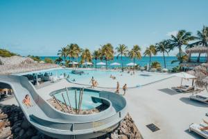 Bassein majutusasutuses Diamond View - Marinotel Vue mer sur le Diamant et accès piscine või selle lähedal