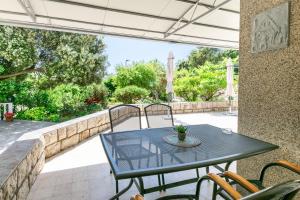 Vonkajšia záhrada v ubytovaní Apartments Marija Sabina
