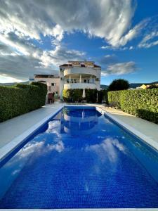 Bazén v ubytovaní Apartments Villa Ohana alebo v jeho blízkosti