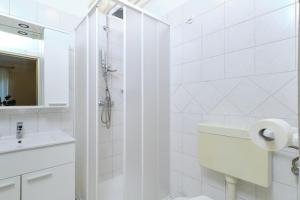 Koupelna v ubytování Appartment Ksenija 4
