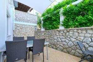 Patio nebo venkovní prostory v ubytování Appartment Ksenija 4