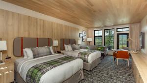 Voodi või voodid majutusasutuse Headwaters Lodge at Eagle Ranch Resort toas +27 fotot