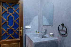 Riad SULTANA的一间浴室