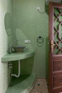 Riad SULTANA的一间浴室