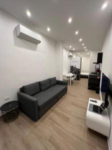 TV a/nebo společenská místnost v ubytování Citywise Vittorio - Independent Apartment near Bari central station
