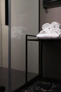 Postel nebo postele na pokoji v ubytování Apartament Legionów- A15 w centrum Kalisza + 10 fotografií