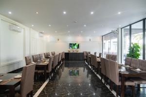 Ruang duduk di Ninh Bình Premier hotel