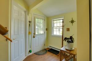 Gallery image of Family-Friendly Cottage, Walk to the Beach! in Kennedyville