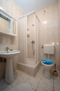Koupelna v ubytování Apartments by the sea Zaglav, Dugi otok - 17788 + 29 fotografií
