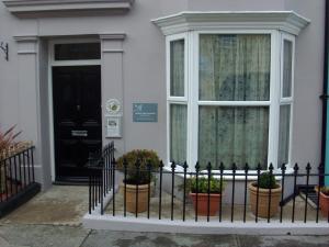 Gallery image of Lockinbar Holiday Apartments in Tenby