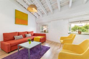 Posedenie v ubytovaní Baron Suites Reina