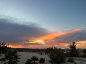 Gallery image of Bodhi House, Joshua Tree National Park in Twentynine Palms +50 photos