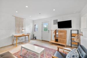 Φωτογραφία από το άλμπουμ του Studio 410 σε Alpine