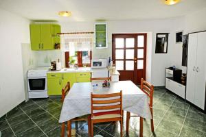 Kuchyň nebo kuchyňský kout v ubytování Apartment in Baderna - Istrien 44223